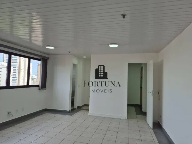 Conjunto comercial para locação em ótimo estado a 5 minutos da estação Praça da Árvore do 