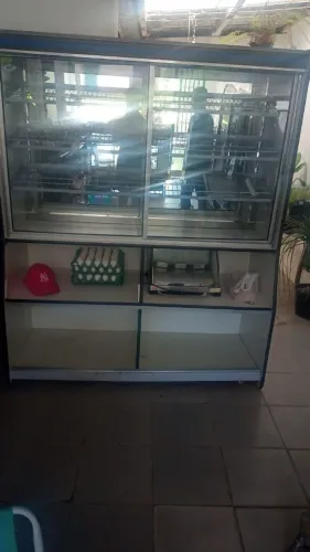 Balcão expositor de pão,e balcão expositor com gaveta pequeno , balança