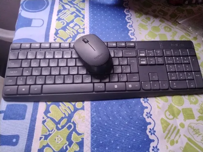 KIT LOGITECH MK235 - TECLADO + MOUSE SEM FIO