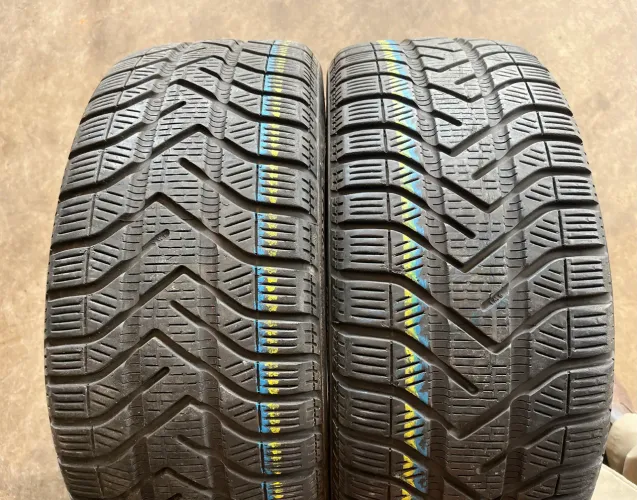 Par de pneus 16 perfil baixo 195/45 R16 semi novos PIRELLI ( 195/45/16 )