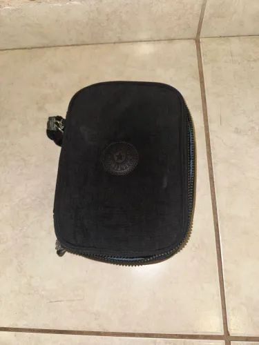 Estojo Kipling original preto (pouco usado)