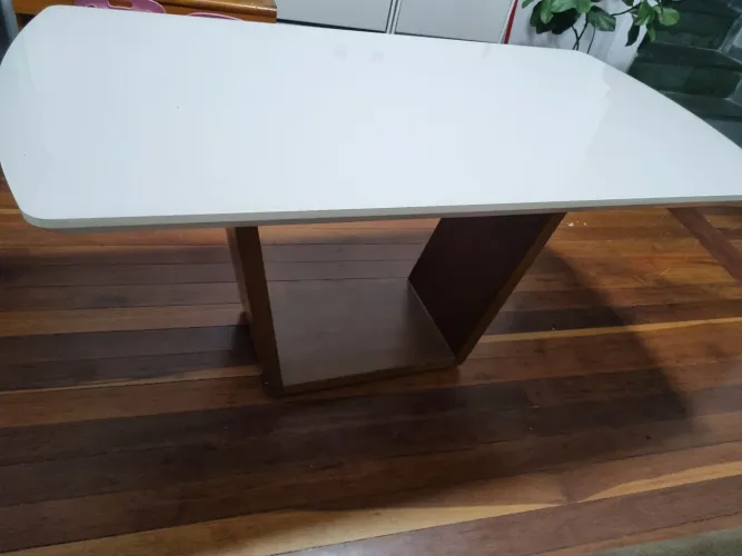 Linda mesa em mdf