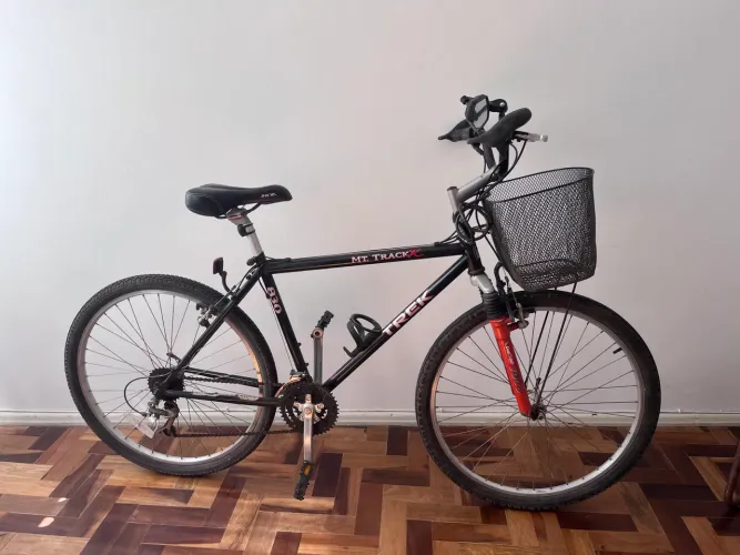 Bicicleta Trek MT 830 aro 26 - com suspensão