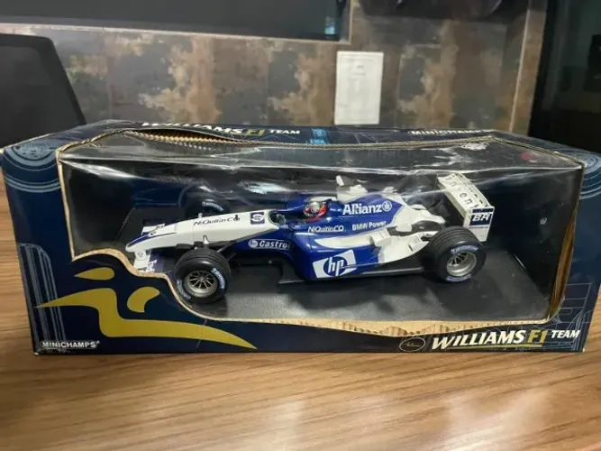 MONTOYA MINICHAMPS + JAQUETA BENNETON