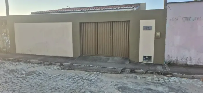 VENDO SEMI-MOBILIADA, PRÓXIMO AO CONDOMÍNIO OCEANIA