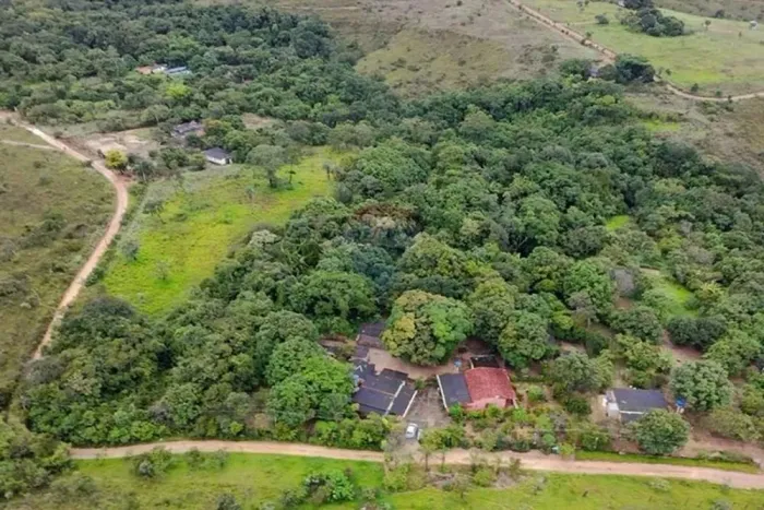 Chácara à Venda em Cocalzinho de Goiás  Região do Girassol | 27.294 m² de Área Total