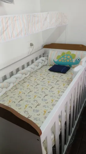 Berço com colchão 