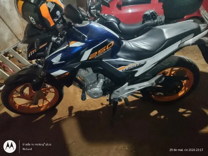 Vendo ou troco cb Twister azul Royal série special ronda 