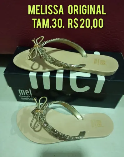 Vendo Sandália Melissa infantil, tamanho 30. Apenas, R$ 20,00.