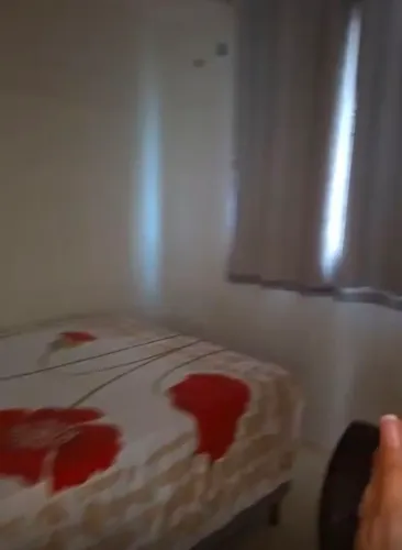ALUGO APARTAMENTO MOBILIADO NO TÉRREO CONDOMÍNIO FLORA NO BAIRRO SIM