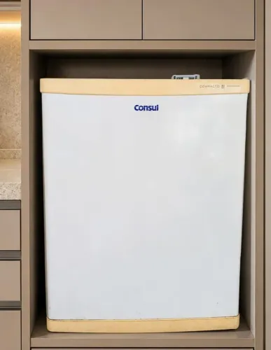 Frigobar Consul compacto branco 80 l