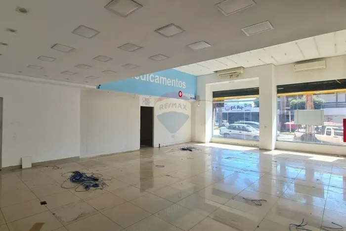 Sala Comercial para Locação no Centro de Lucas do Rio Verde com Mezanino e 186m² Totais