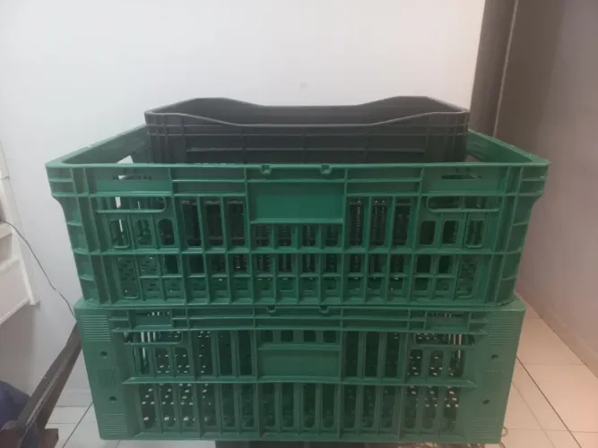 CAIXAS VAZADAS 120 LITROS E 60 LITROS. PRA VENDER LOGO!!!!!