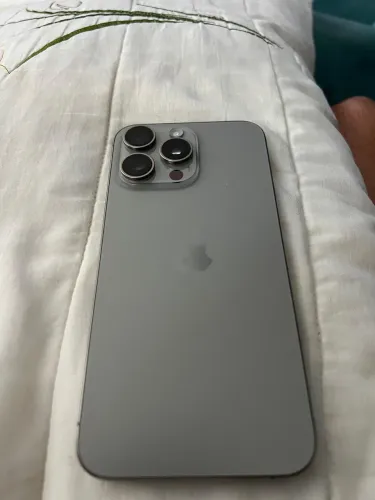 IPhone 15 Pro Max Impecável
