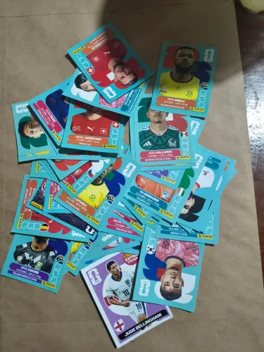 Pack 52 figurinhas sortidas