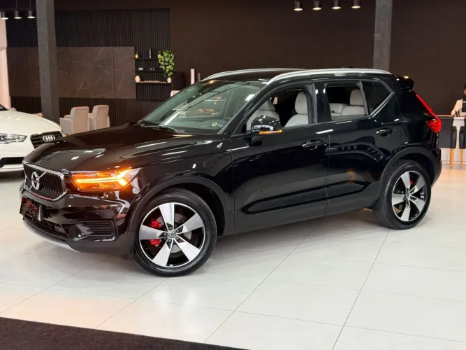 Volvo XC40 T-5 Momentum 2.0 252cv AWD 2020