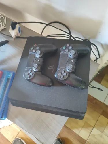 Ps4 a venda 1100 no Pix ou no dinheiro