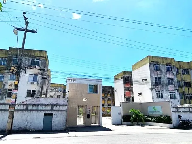 APARTAMENTO BEM PERTINHO DA RUA CRISANTO MOREIRA DA ROCHA AO LADO DA UNIFOR