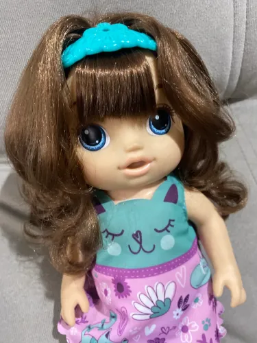 Boneca Baby Alive modelo corte de cabelo 