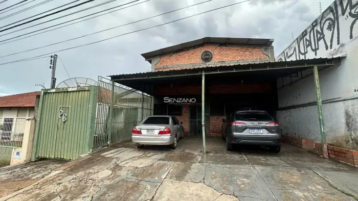 Imóvel comercial com mezanino