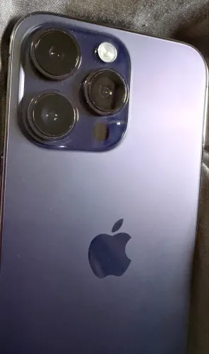iPhone 14 Pro Max roxo conservadíssimo 