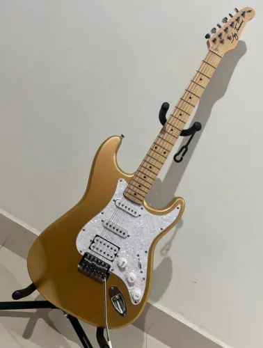 GUITARRA STRATOCASTER