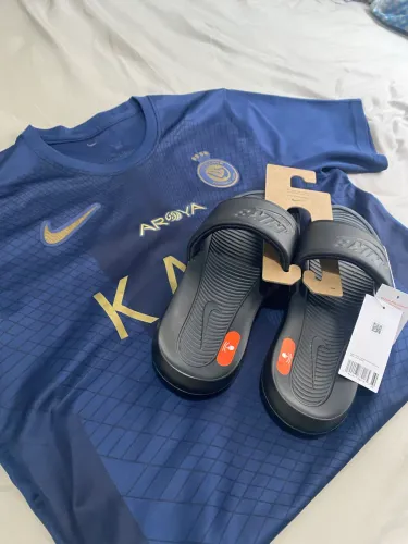 Chinelo Nike + camisa al nassr tailandesa 