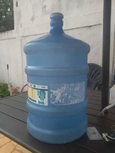 Galão de água para bebedouro novo com lacre
