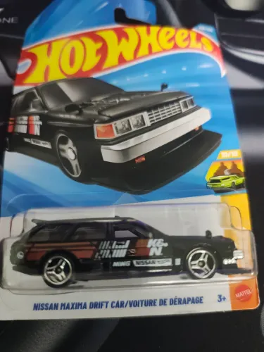 Hotwheels Nissan Máxima Drift Car / Voiture de Derapage