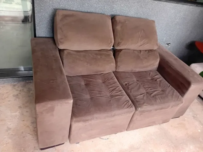 Vendo sofá retrátil e inclinavel entrego