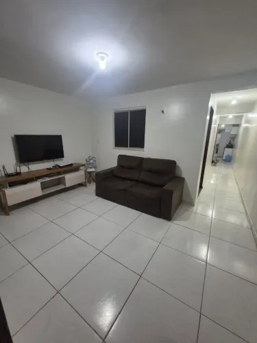 Ótima casa a venda na Vila Peri