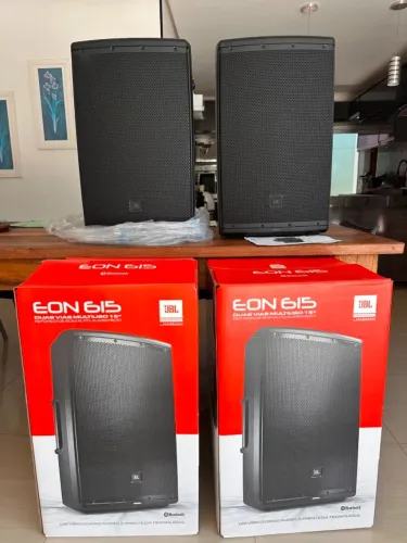 Par de Caixas JBL EON 615 Ativas 15" Bluetooth | Estado de Nova | Na Caixa