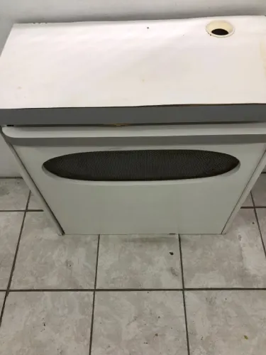 Balcão de apoio para computador
