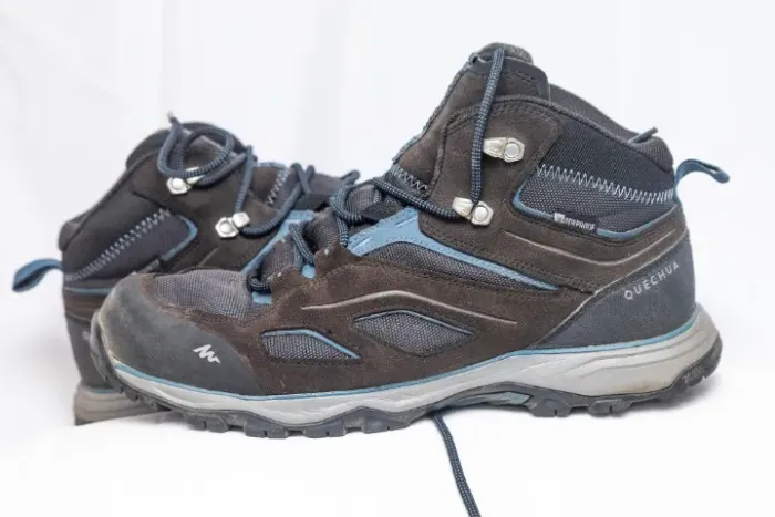 Bota impermeável Decatlhon Quechua MH100