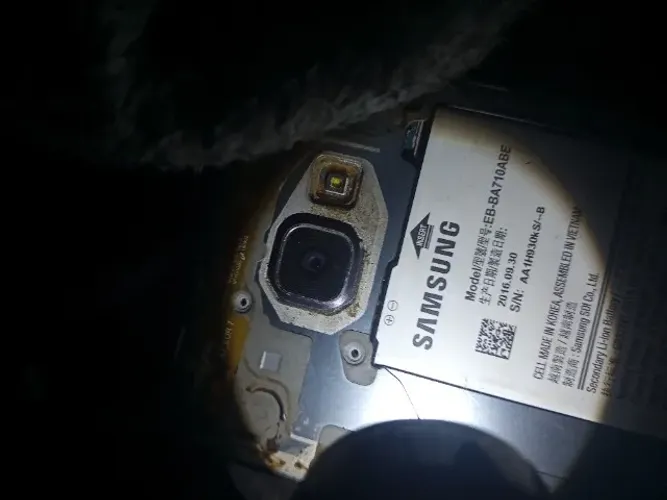 Smartfone vários tipos funcionando para peças e manutenção