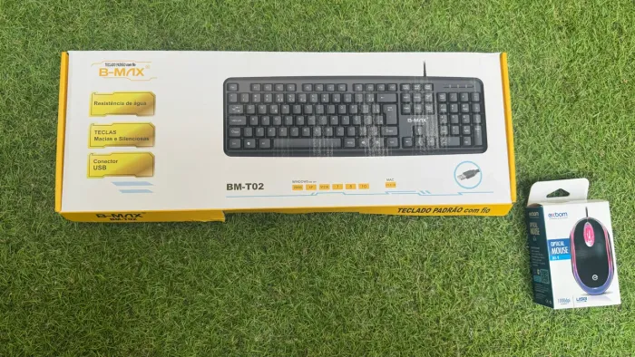 Teclado e mouse com fio 