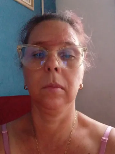 Procuro   emprego  de doméstica 