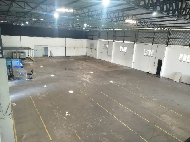 ALUGO GALPÃO INDUSTRIAL PRÓX AV DAS TORRES HABITE-SE NIVEL 5 - AVCB - DOCAS 
