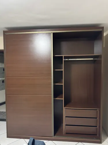 Guarda-roupa / armário Parma móveis 2,20 x 1,80 x 0,55 excelente estado e ótima qualidade