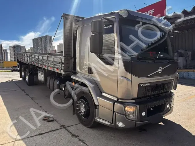 VOLVO VM 330 ANO 2021 CARROCERIA 8,70M