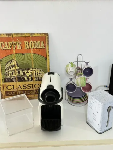Kit Cafeteira Nespresso Inissia 220V