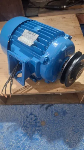 Motor elétrico trifásico 5 cv rotação 3470 alta Rotação.