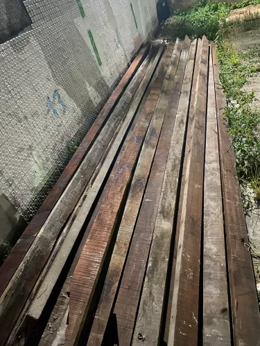 Peças de massaranduba