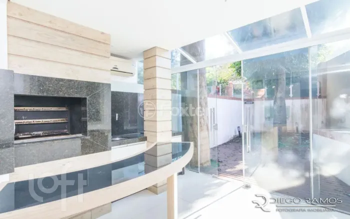 Casa à venda em Vila Assunção com 292 m², 3 quartos, 2 suítes, 2 vagas