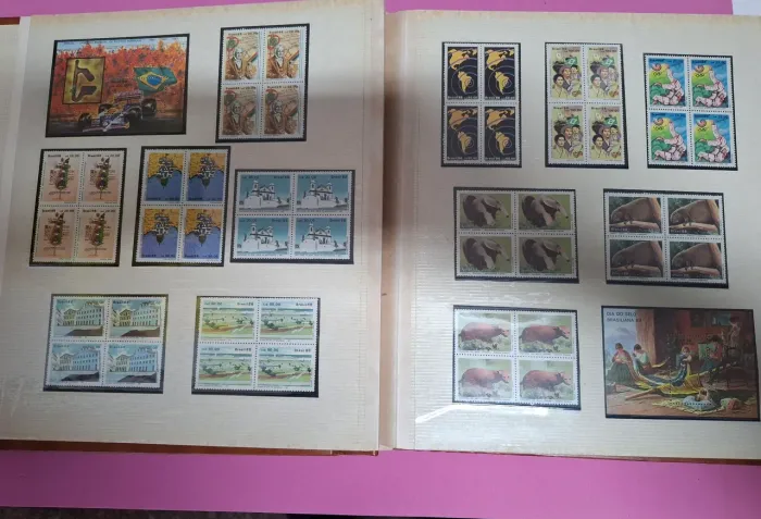 Lote de Selos 1988/1989 em Quadras