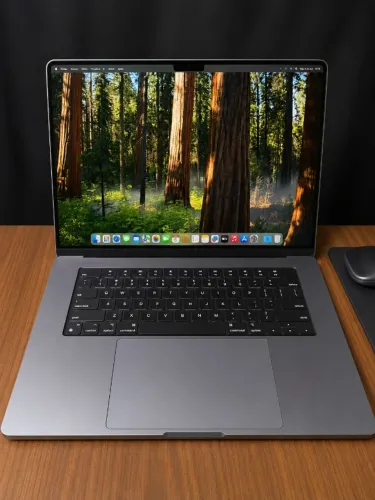 Macbook Apple Pro 16 polegadas Processador M1 PRO - 16GB MEMORIA - 1TB HD Produto sem mar
