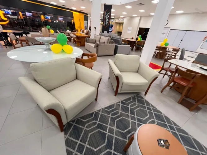 DUAS POLTRONAS DE LUXO - 2.000,00