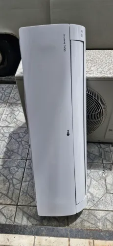 Vendo split LG Dual Inverter 22.000 butu,em pleno funcionamento serpentina gold fin,.