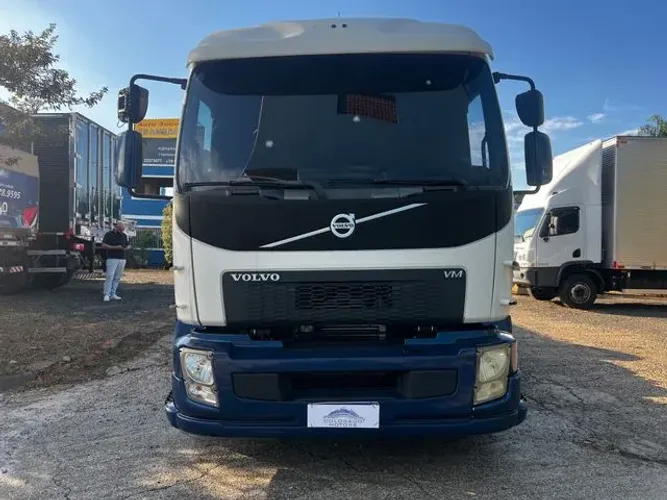 VOLVO VM 330 4x2 2p (diesel) (E5)