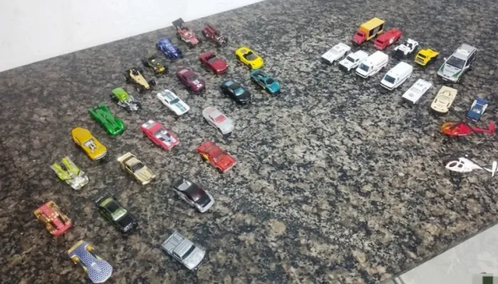 Mega Lote Hot Wheels: 26 Carrinhos + Lançador Duplo + Lote Resgate